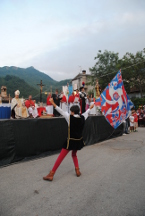 Omaggio a Santa Colomba durante la Rievocazione Storica dei Conti di Pagliara.