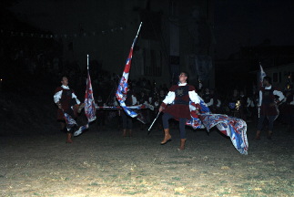 Esibizione sbandieratori e musici in onore di Santa Colomba.