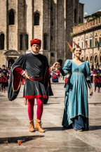 Damigella e Cavalier Servente in Piazza del Popolo.