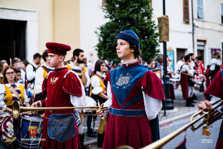 La chiarina rosso-azzurra Beatrice Eleuteri.