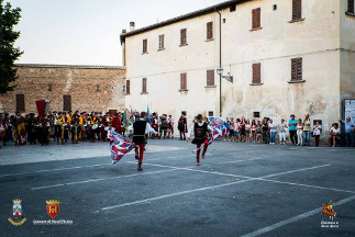 Esibizione della coppia rosso-azzurra composta da Samuel Spinelli e Giorgio Viceconte.