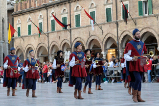 Le Chiarine in Piazza del Popolo.