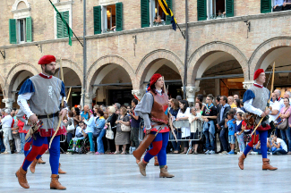 Gli Arcieri in Piazza del Popolo.