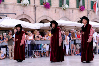 I Nobili in Piazza del Popolo.