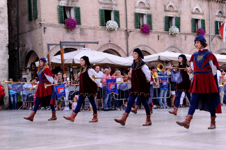 Le Chiarine in Piazza del Popolo.