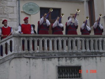 I Musici di Porta Romana accompagnano il Corteo Storico.