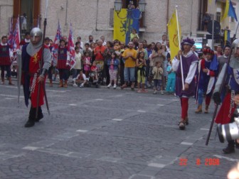 Figuranti con costumi di Porta Romana.