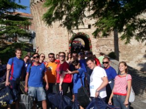 Il gruppo di Porta Romana a passeggio per Mondavio.